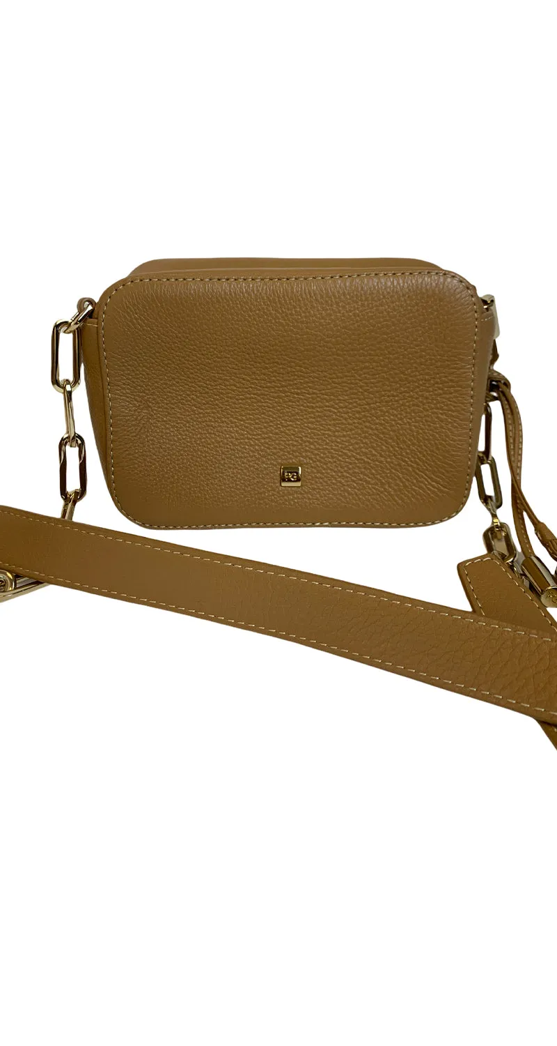 PURIFICACIÓN GARCÍA Bandolera Cuero Camel Cadenas