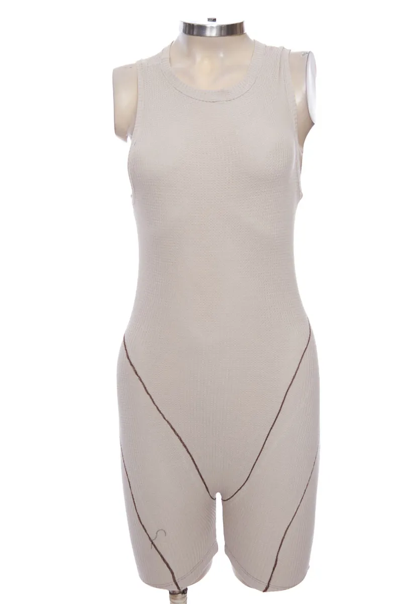 ROPA DEPORTIVA / SALIDA DE BAñO COLOR BEIGE  CLOSEANDO