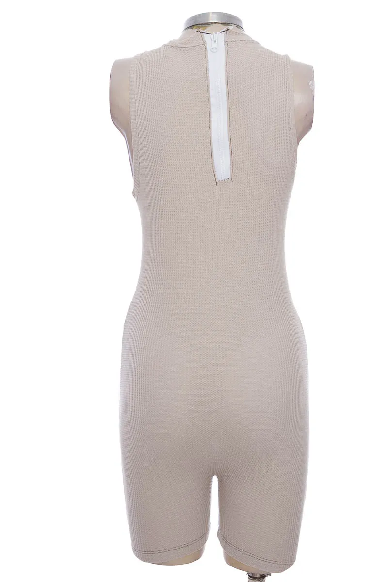 ROPA DEPORTIVA / SALIDA DE BAñO COLOR BEIGE  CLOSEANDO