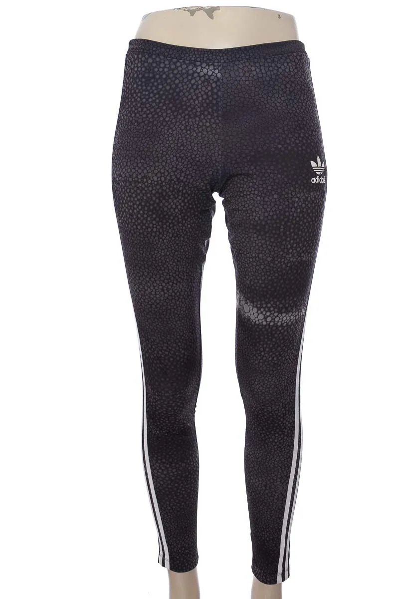 ROPA DEPORTIVA / SALIDA DE BAñO COLOR GRIS  CLOSEANDO