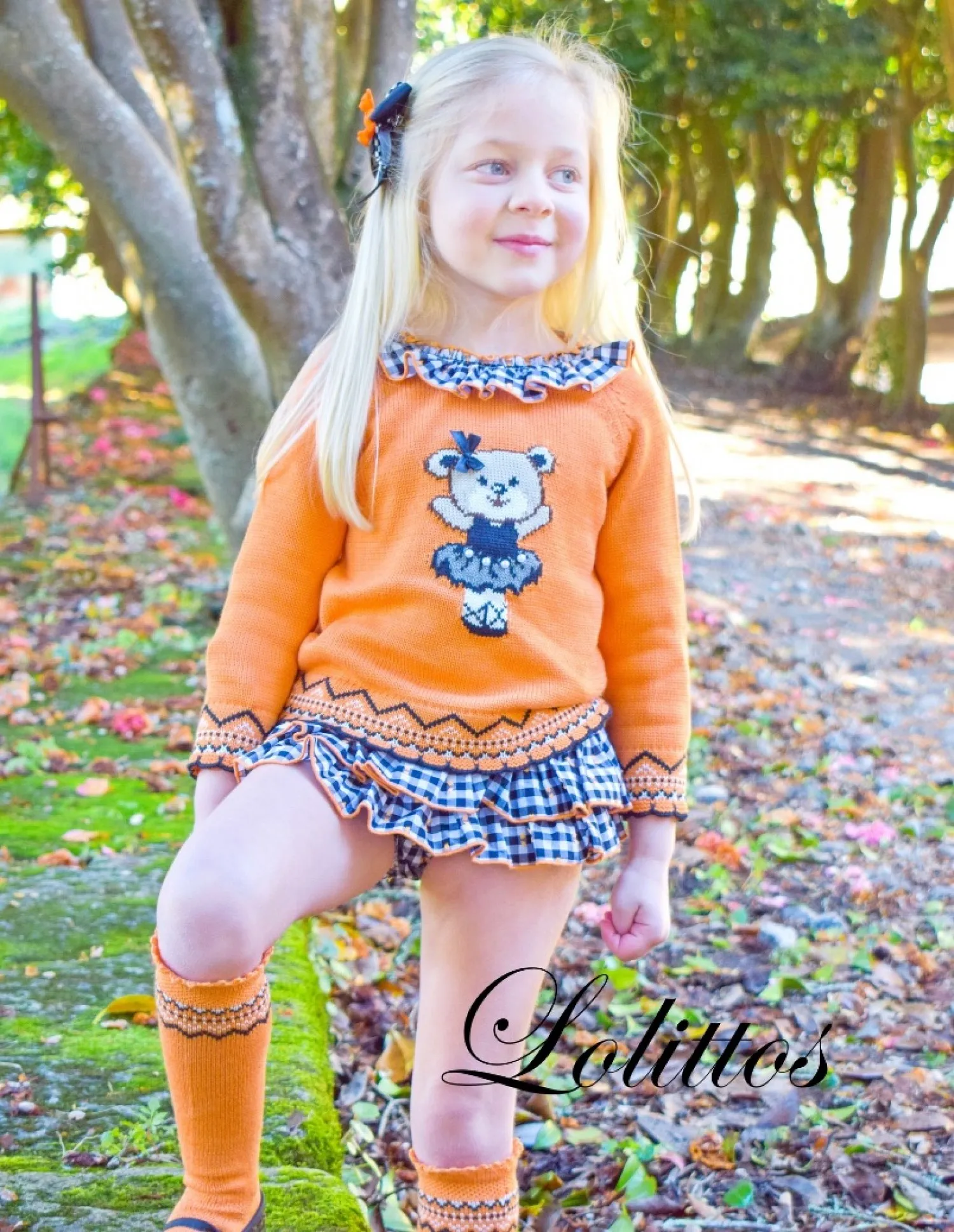 Sweater and bloomers set for girl Bear Collection by Lolittos.