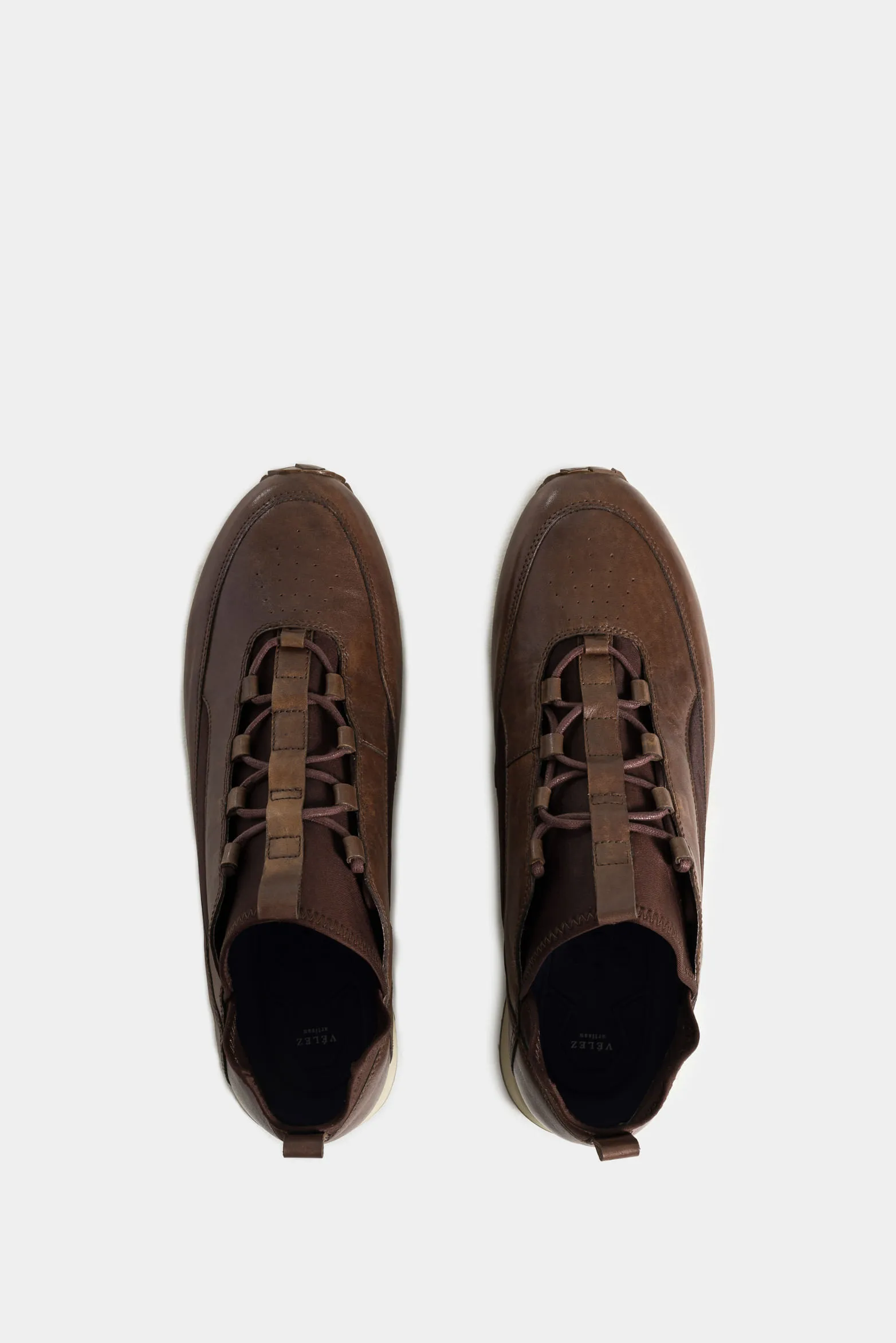 Tenis neo 2 de cuero para hombre con perforaciones láser