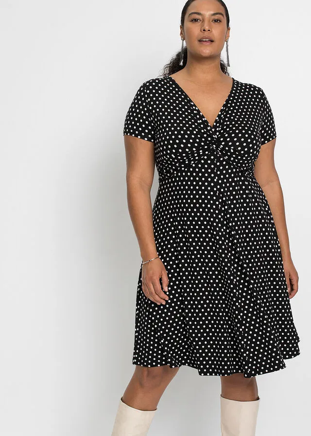 VESTIDO DE PUNTO DE VISCOSA SOSTENIBLE NEGROBLANCO DE LUNARES