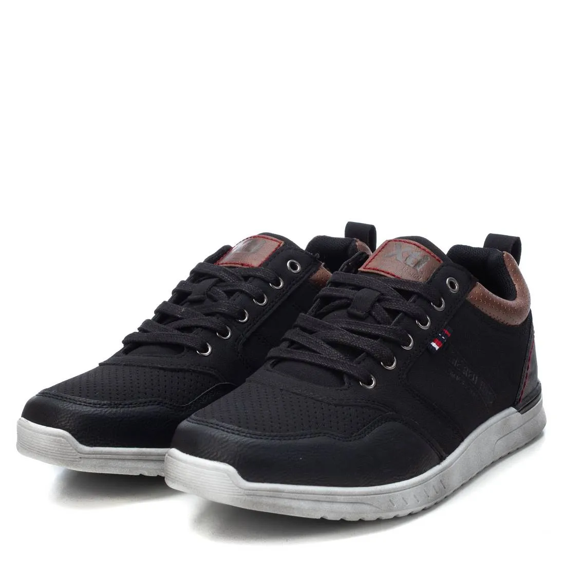 ZAPATILLA DE HOMBRE XTI 04425804