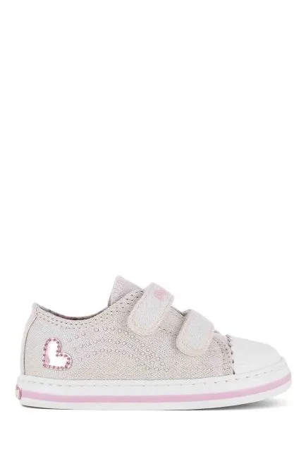 Zapatilla plateada de lona