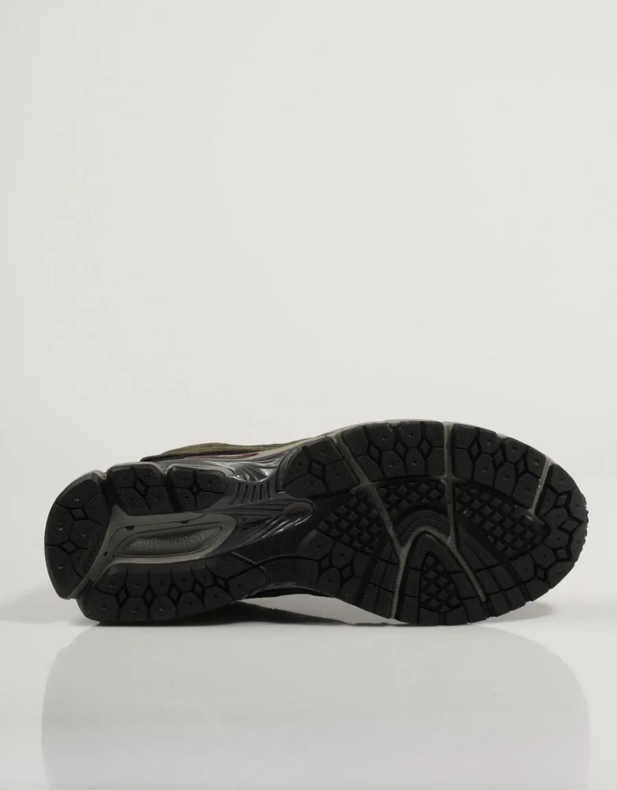  ZAPATILLAS NEW BALANCE M2002 RDNKHAKI 83441