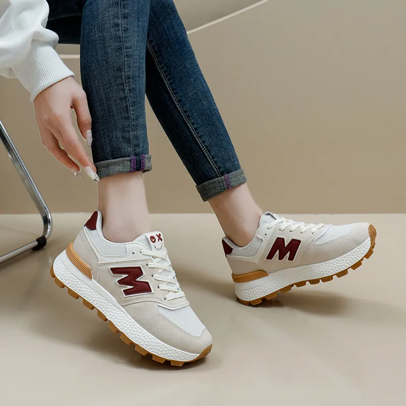 zapatos de diseñador de envío gratis para hombres zapatos zapatillas de zapatillas al aire libre deportes zapatos marrones grise