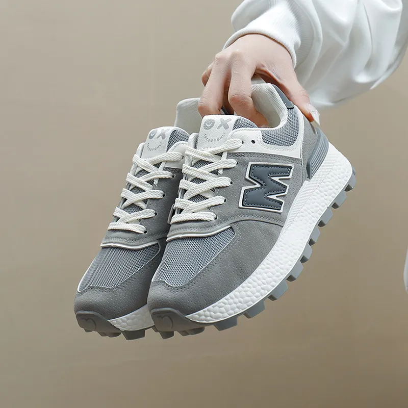 zapatos de diseñador de envío gratis para hombres zapatos zapatillas de zapatillas al aire libre deportes zapatos marrones grise